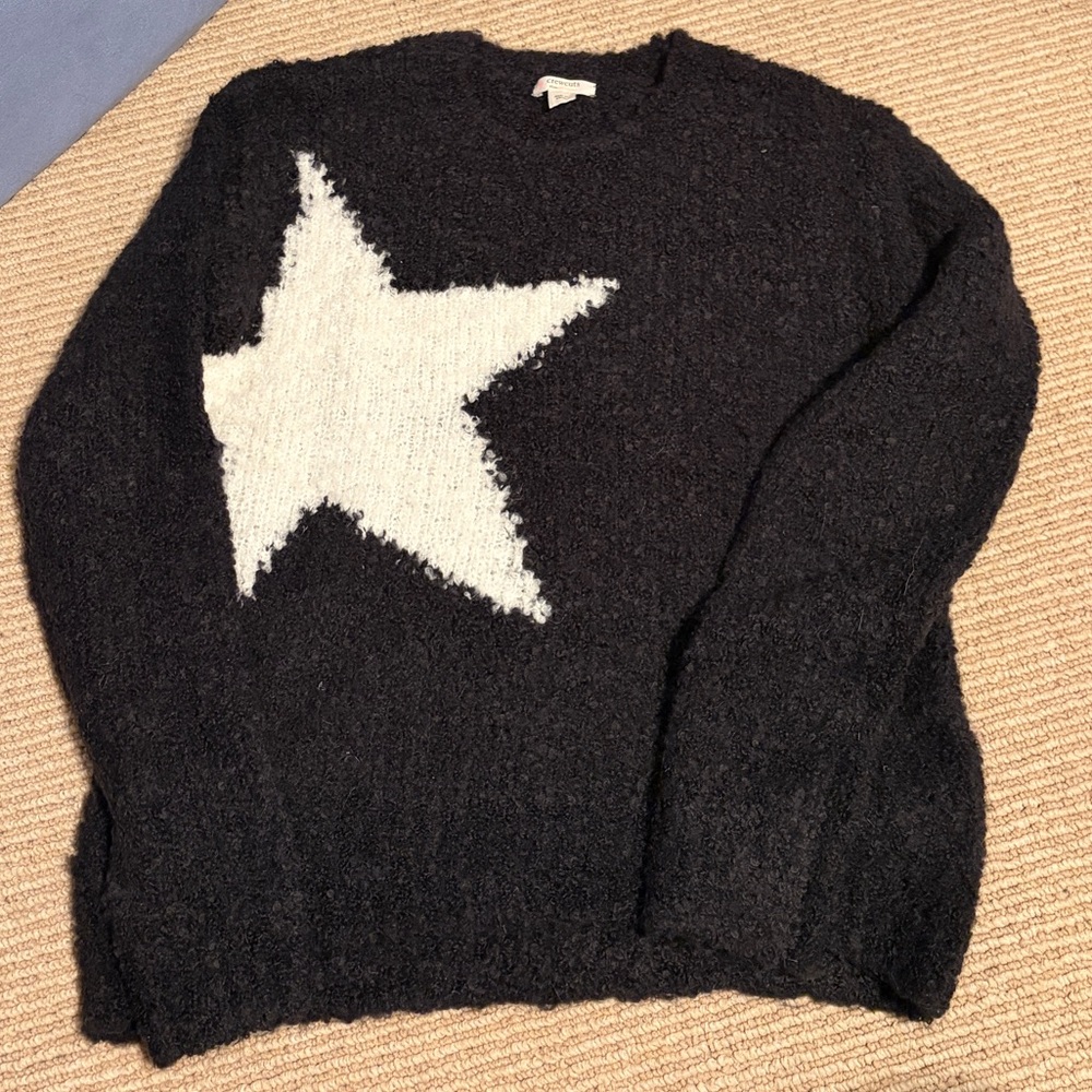 Cozy Black Star Knit Sweater - Women's Crewneck